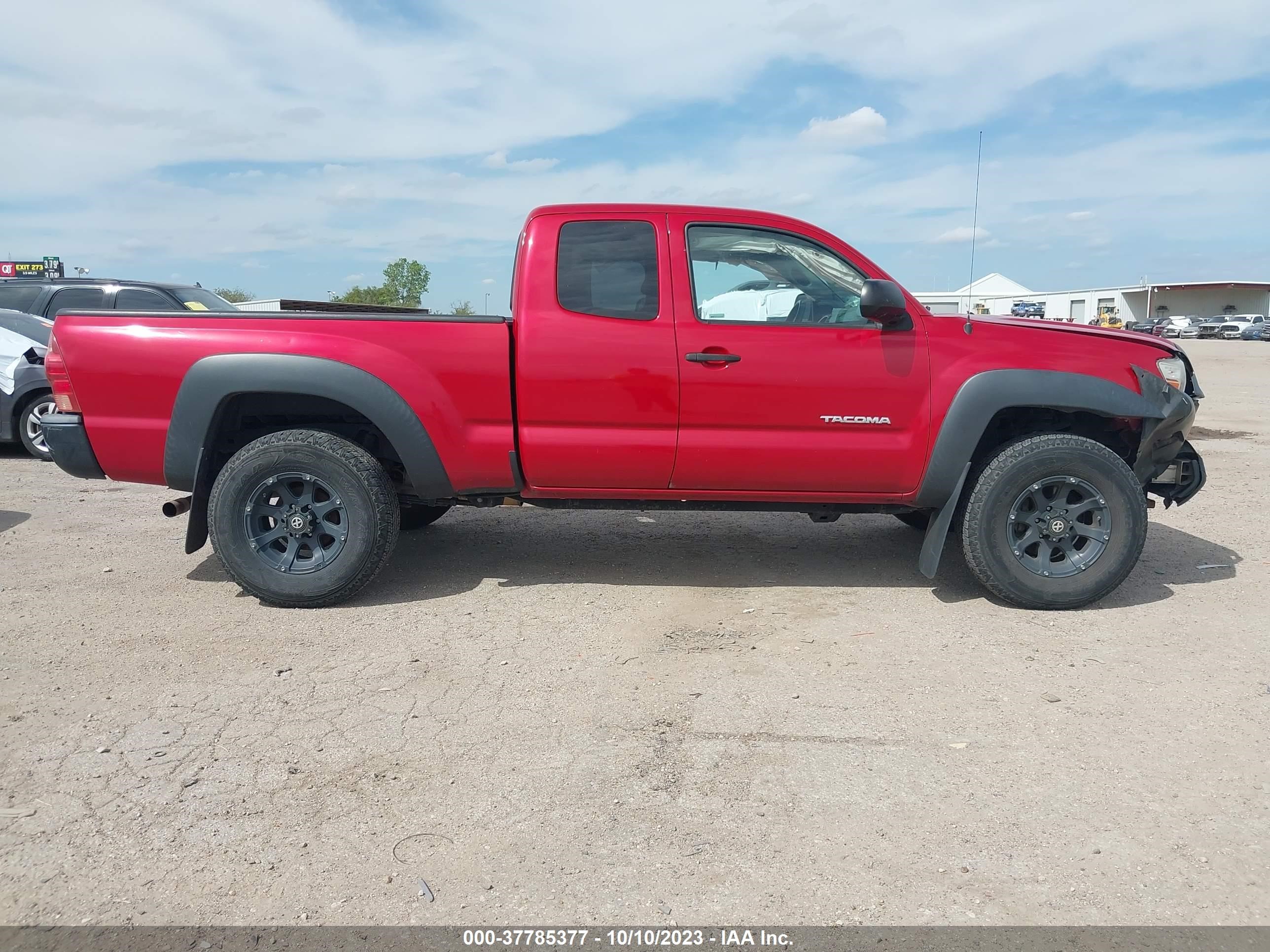 Photo 12 VIN: 5TFUX4EN5FX039899 - TOYOTA TACOMA 