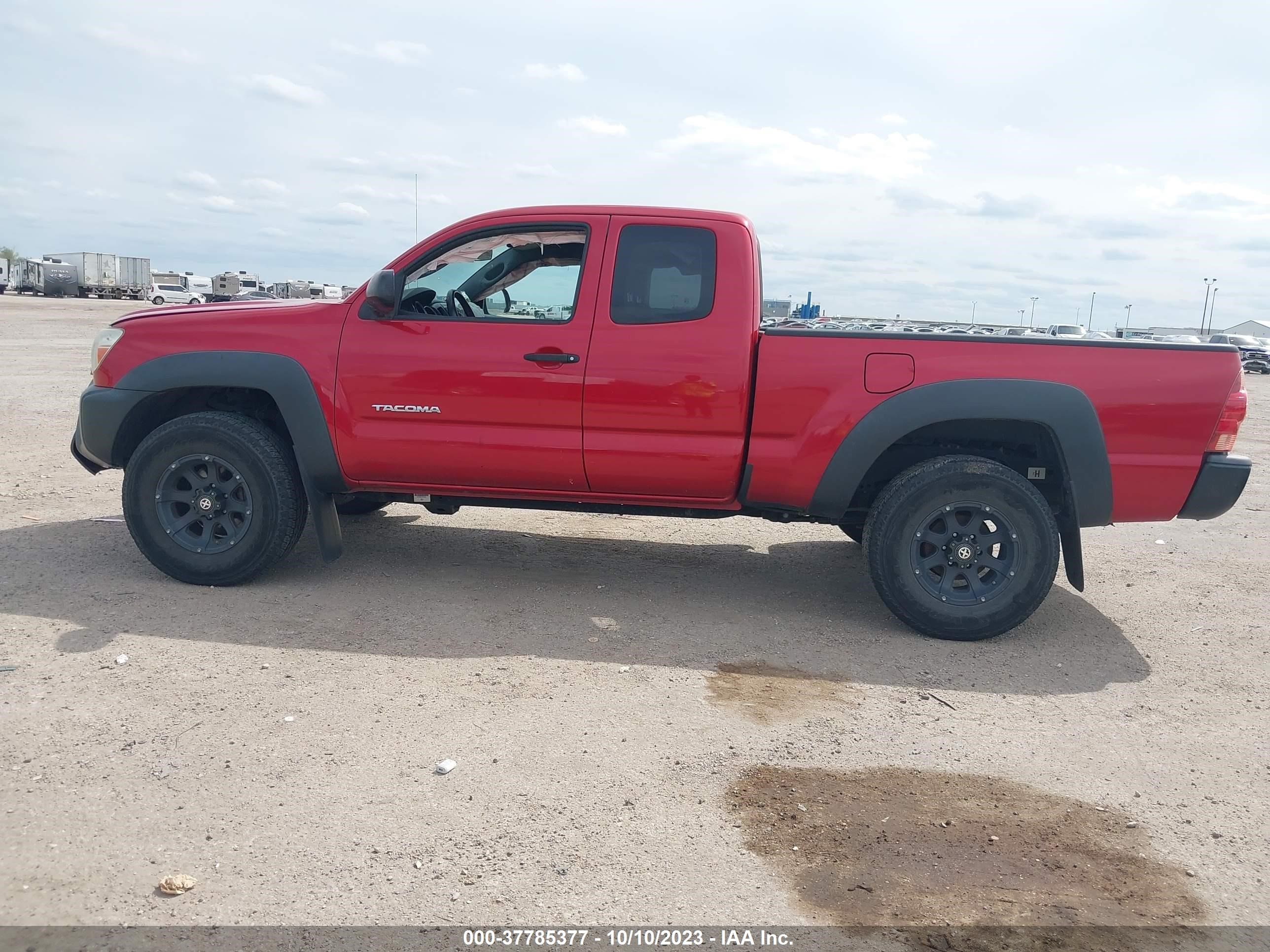 Photo 13 VIN: 5TFUX4EN5FX039899 - TOYOTA TACOMA 