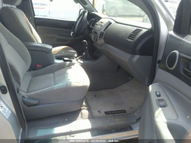 Photo 4 VIN: 5TFUX4EN7BX007773 - TOYOTA TACOMA 