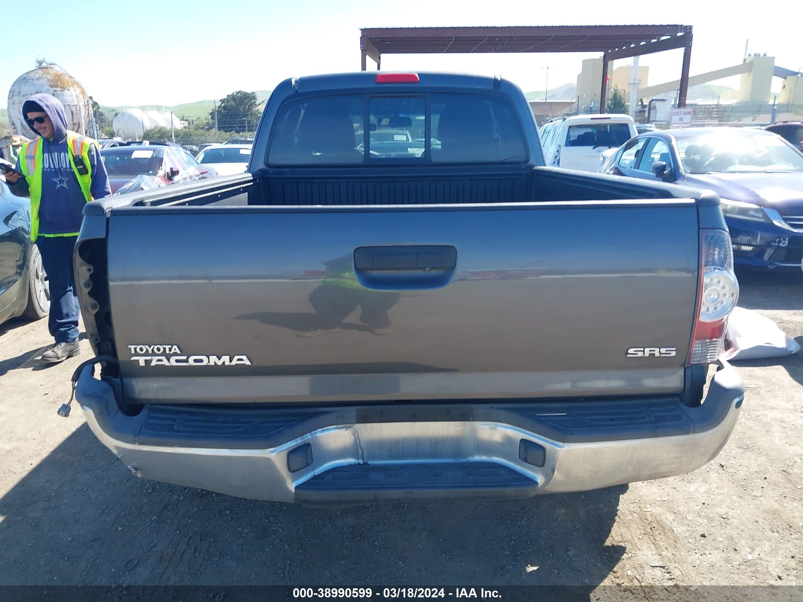 Photo 16 VIN: 5TFUX4ENXDX016700 - TOYOTA TACOMA 