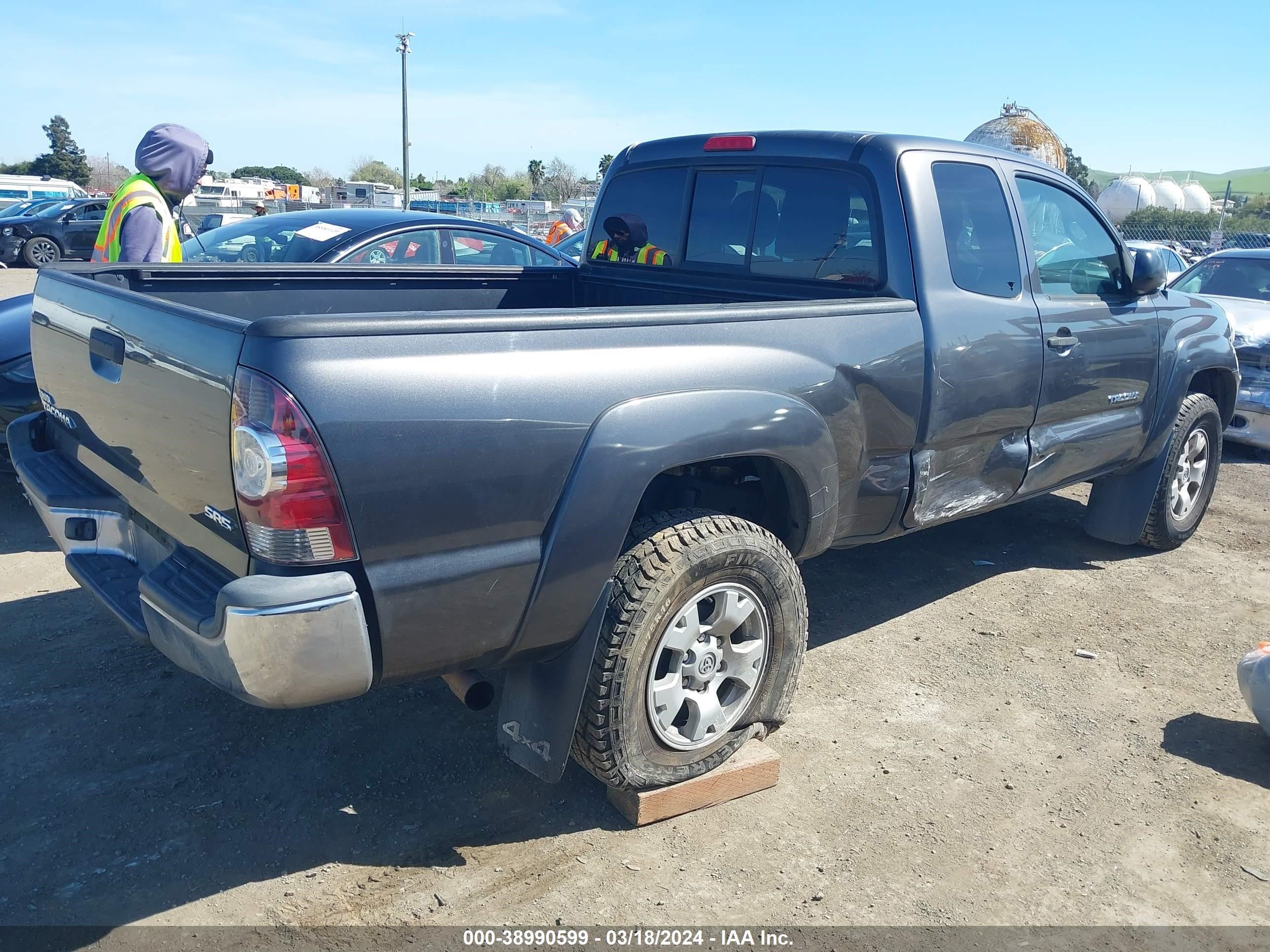 Photo 3 VIN: 5TFUX4ENXDX016700 - TOYOTA TACOMA 