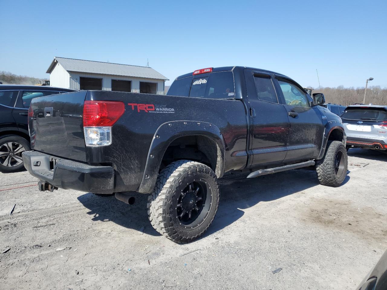 Photo 2 VIN: 5TFUY5F10AX099466 - TOYOTA TUNDRA 