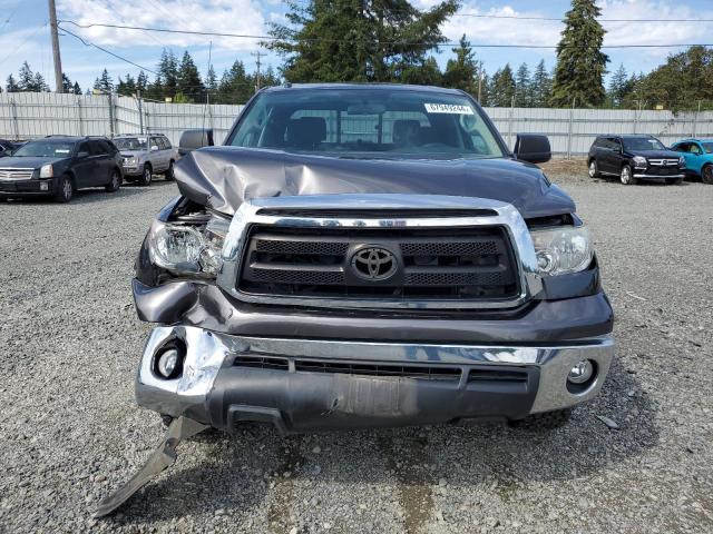 Photo 4 VIN: 5TFUY5F10CX255556 - TOYOTA TUNDRA DOU 