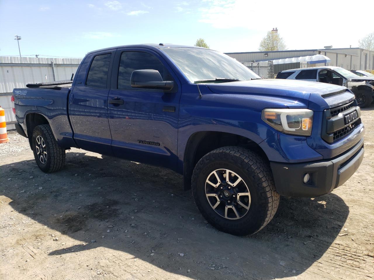 Photo 3 VIN: 5TFUY5F10FX470620 - TOYOTA TUNDRA 