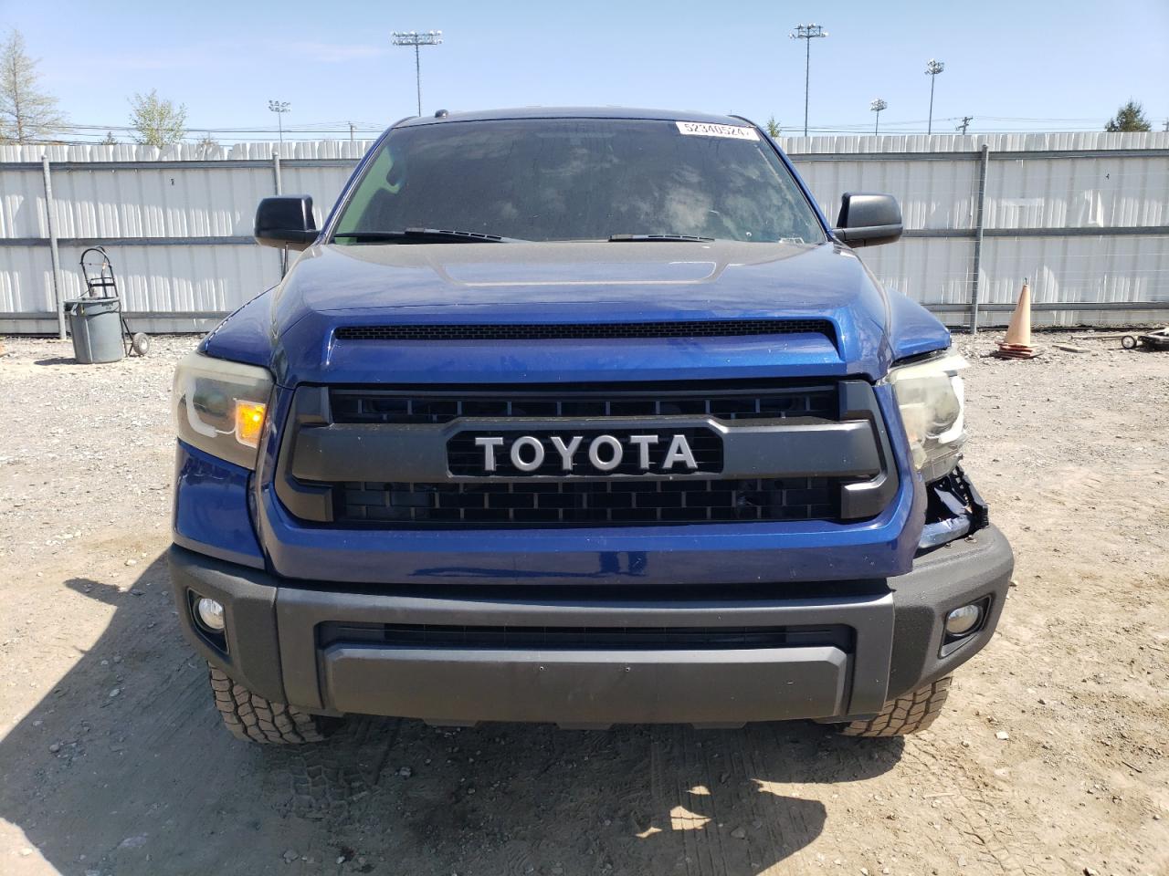 Photo 4 VIN: 5TFUY5F10FX470620 - TOYOTA TUNDRA 