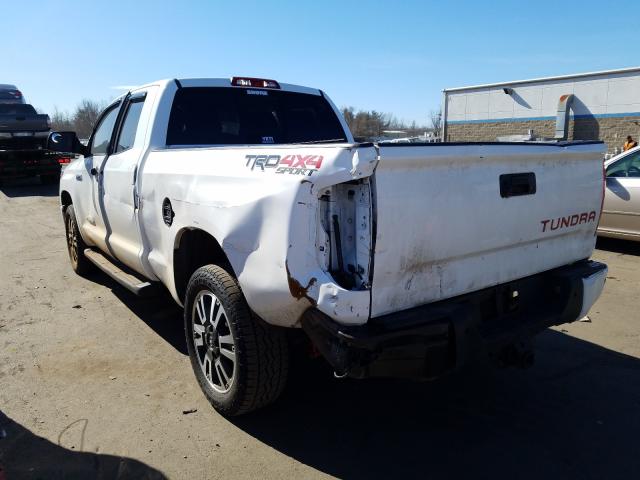 Photo 2 VIN: 5TFUY5F10KX799022 - TOYOTA TUNDRA DOU 