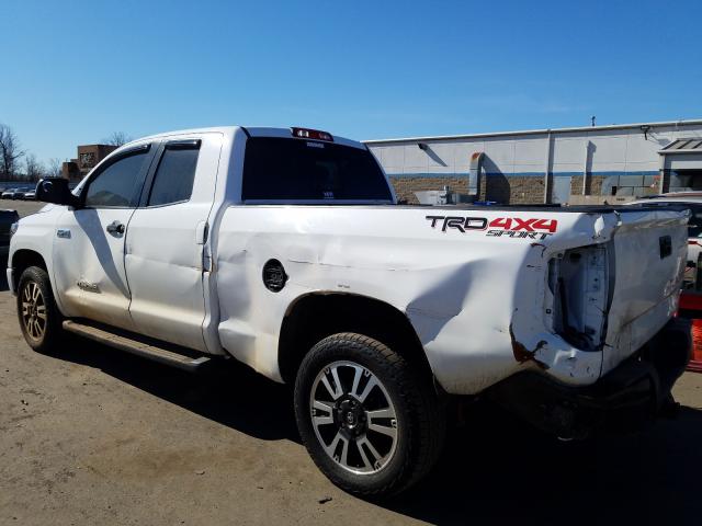 Photo 8 VIN: 5TFUY5F10KX799022 - TOYOTA TUNDRA DOU 