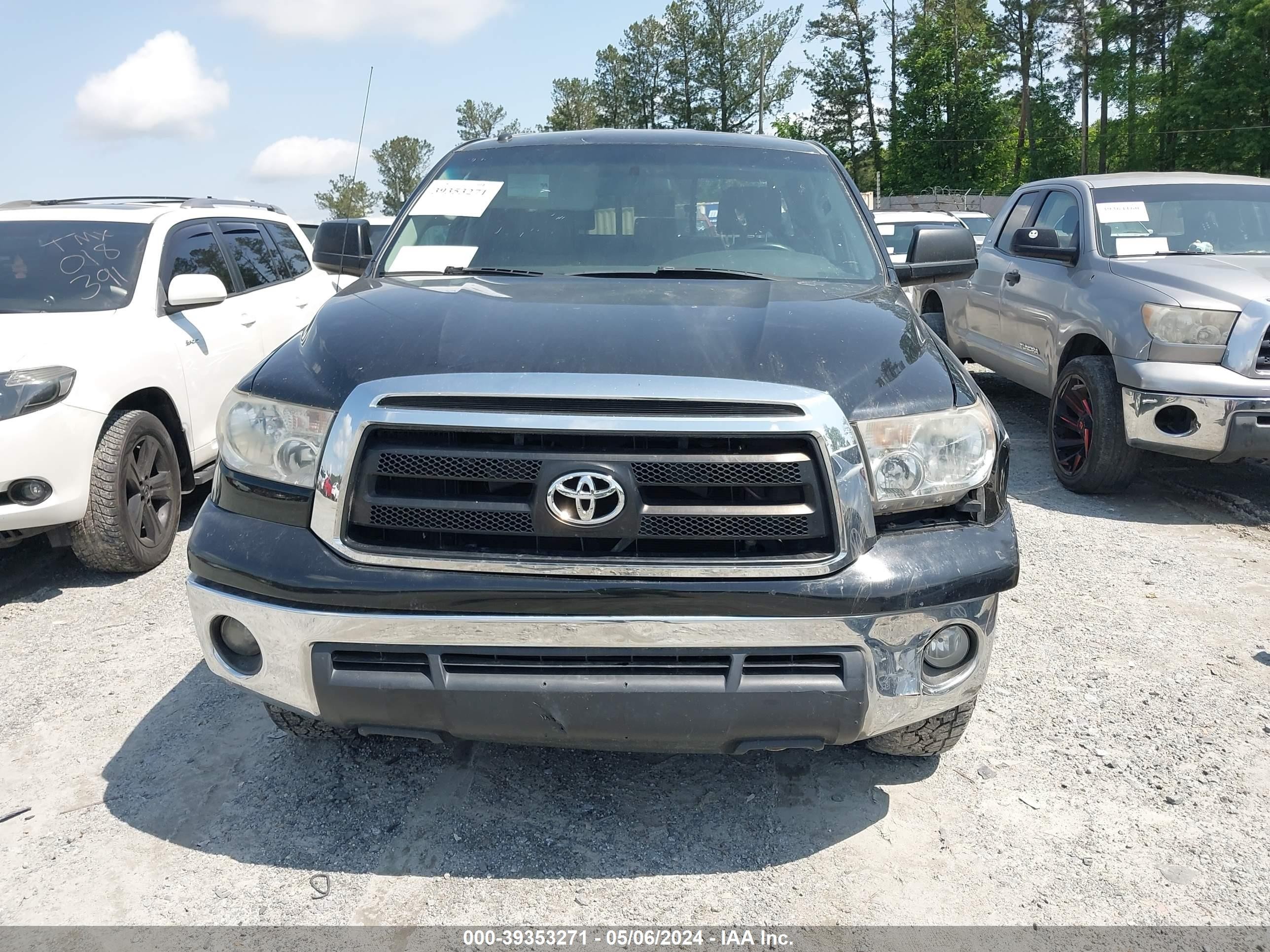 Photo 10 VIN: 5TFUY5F11AX108935 - TOYOTA TUNDRA 