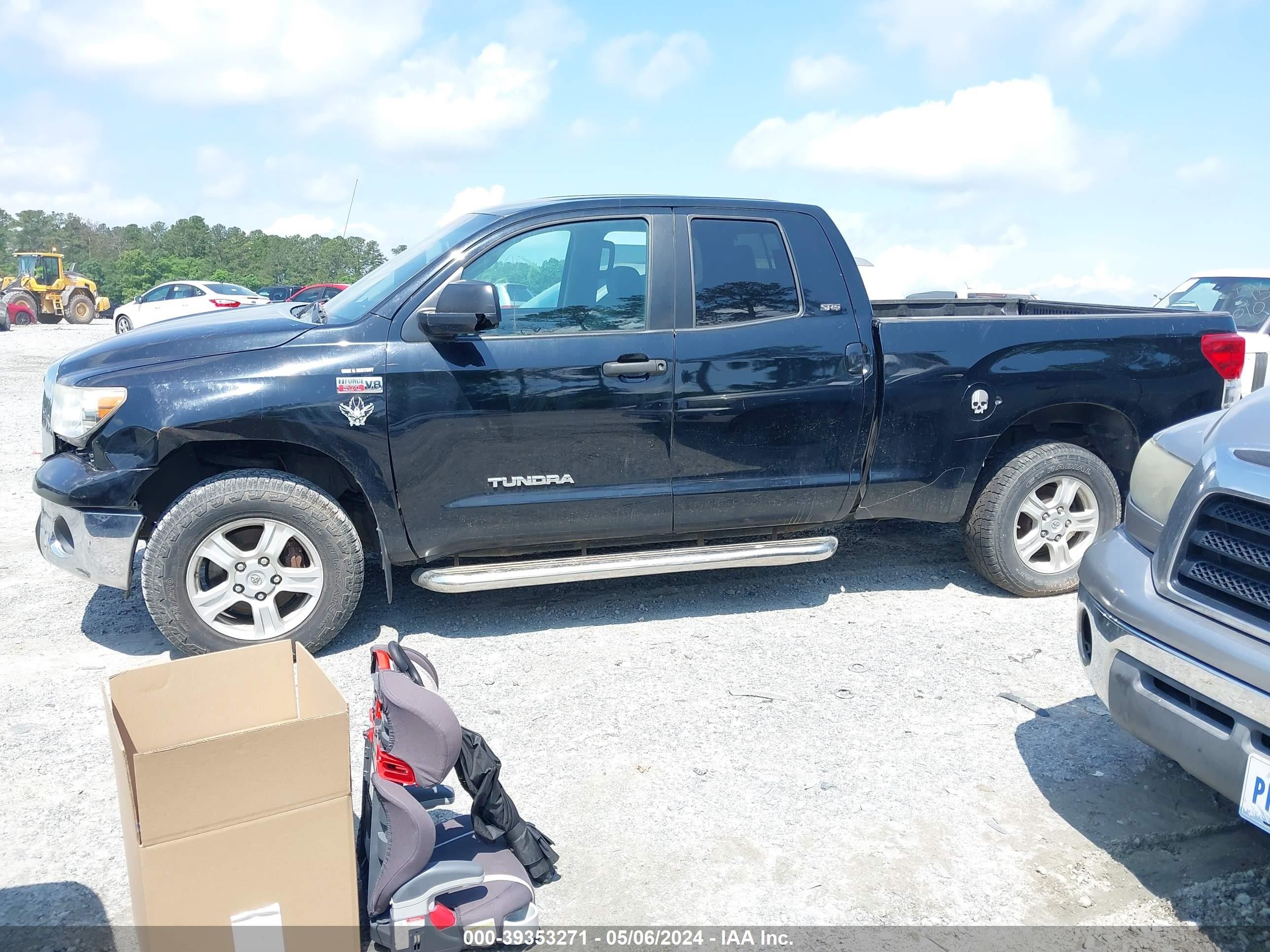 Photo 12 VIN: 5TFUY5F11AX108935 - TOYOTA TUNDRA 