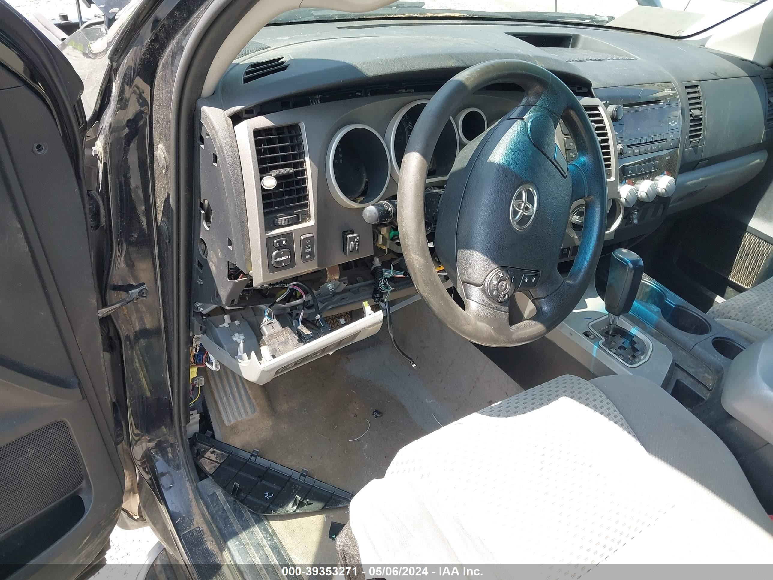 Photo 19 VIN: 5TFUY5F11AX108935 - TOYOTA TUNDRA 