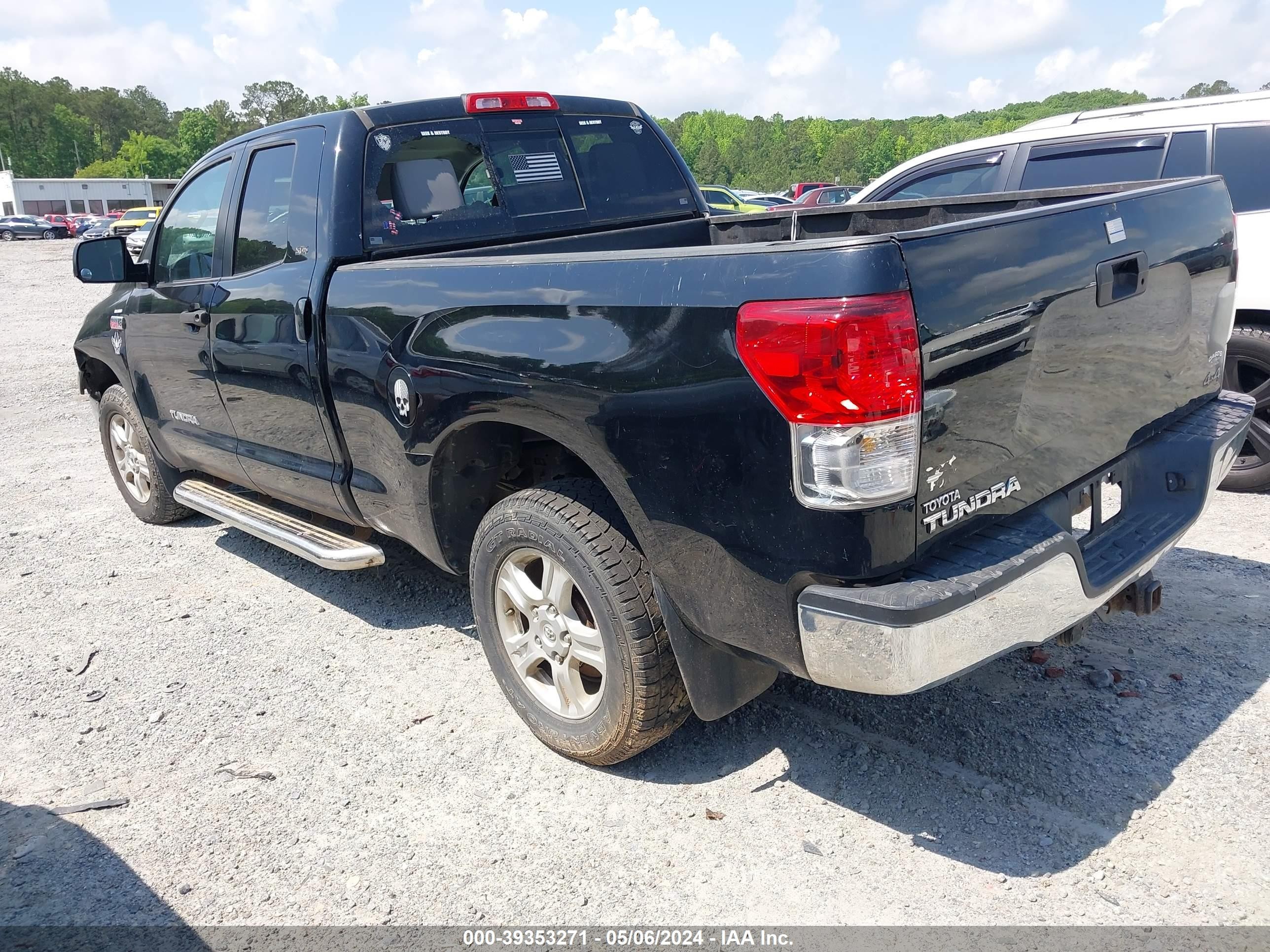 Photo 2 VIN: 5TFUY5F11AX108935 - TOYOTA TUNDRA 