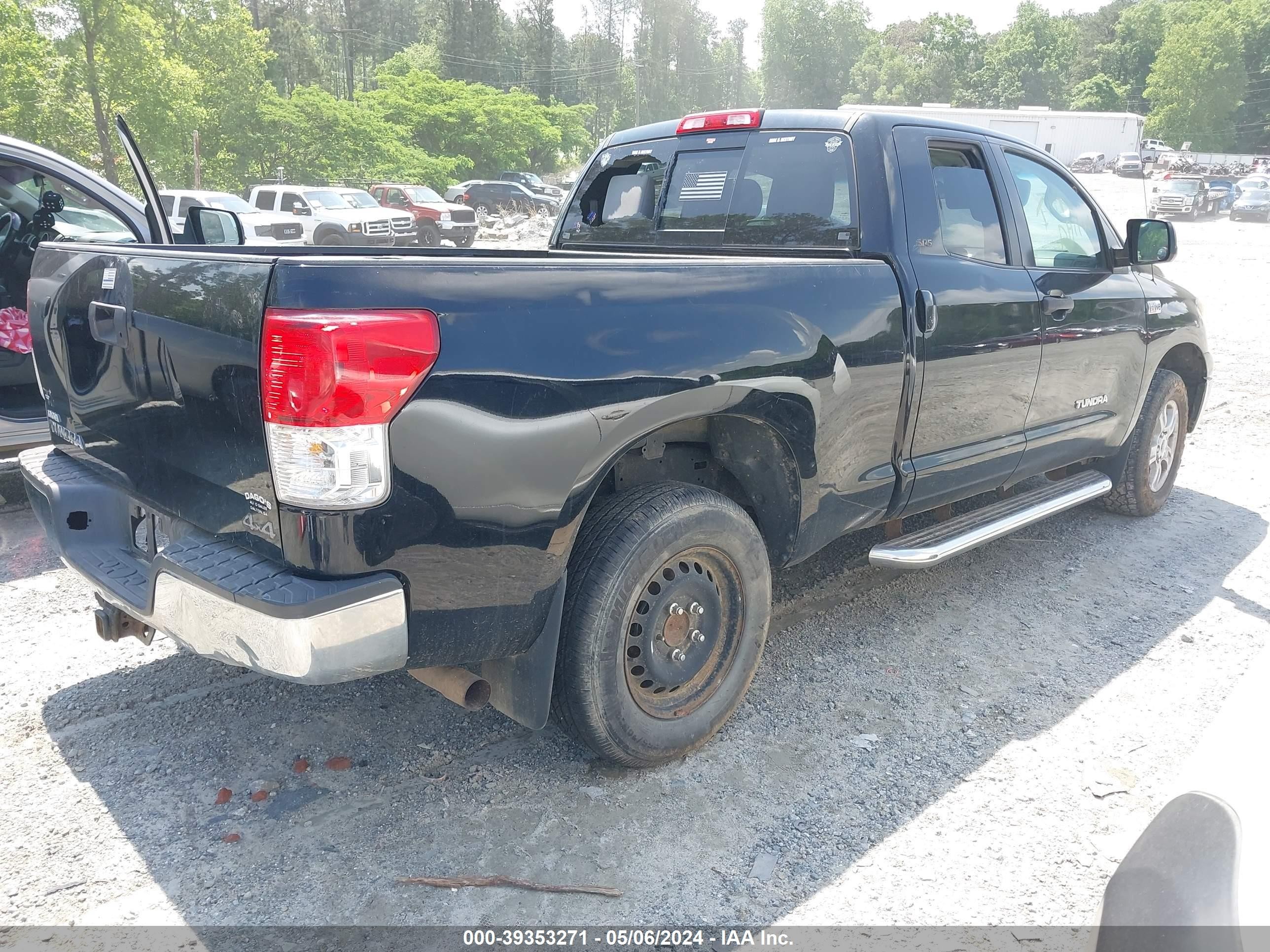 Photo 3 VIN: 5TFUY5F11AX108935 - TOYOTA TUNDRA 