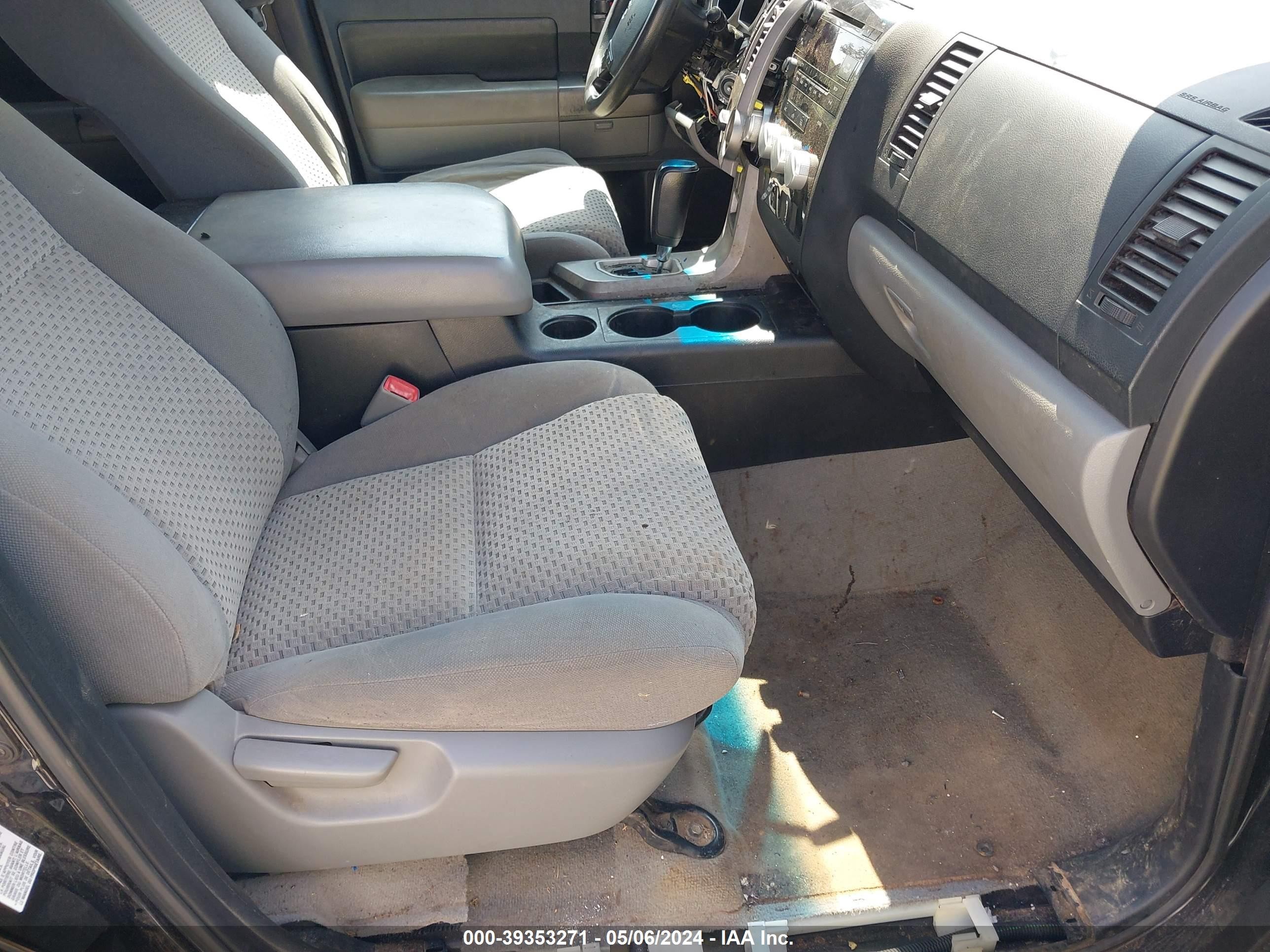 Photo 4 VIN: 5TFUY5F11AX108935 - TOYOTA TUNDRA 