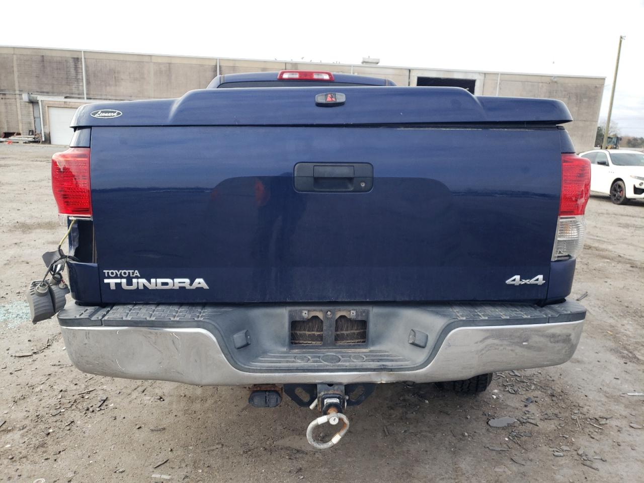 Photo 5 VIN: 5TFUY5F11CX256411 - TOYOTA TUNDRA 