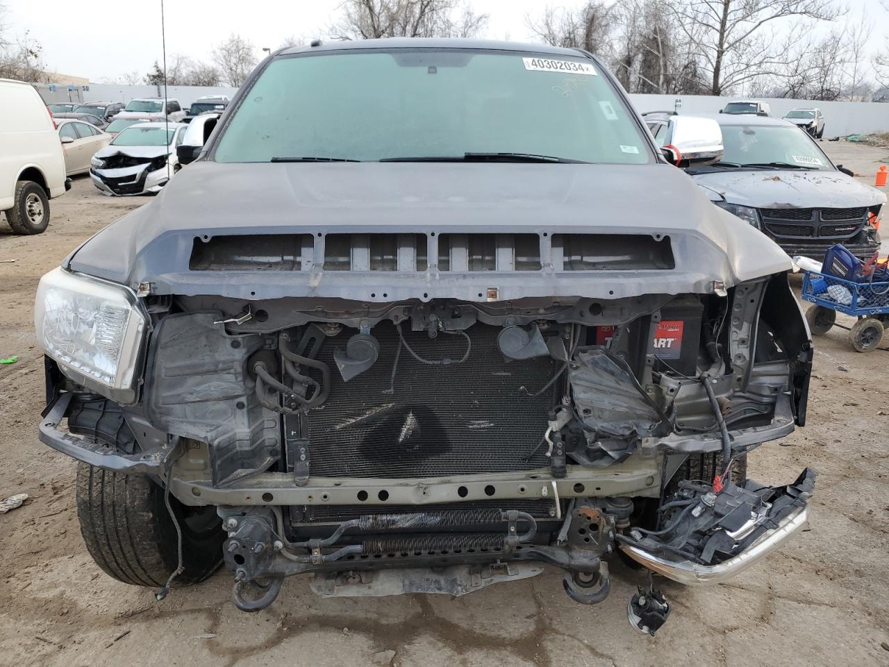 Photo 4 VIN: 5TFUY5F11GX547030 - TOYOTA TUNDRA 