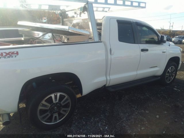 Photo 3 VIN: 5TFUY5F11JX708189 - TOYOTA TUNDRA 4WD 