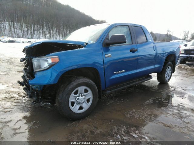 Photo 1 VIN: 5TFUY5F11JX746277 - TOYOTA TUNDRA 4WD 