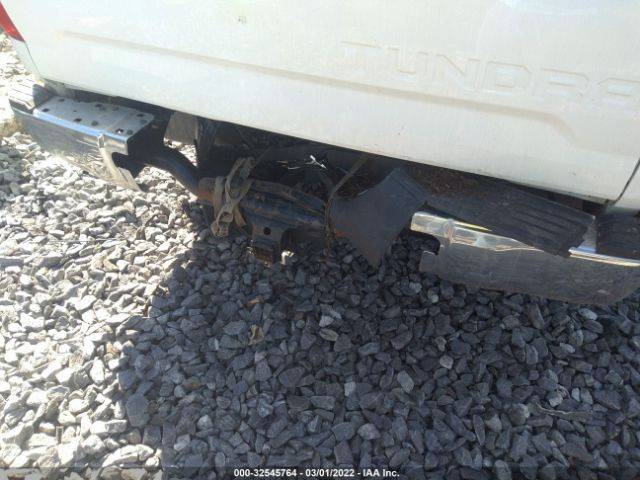 Photo 5 VIN: 5TFUY5F11MX011187 - TOYOTA TUNDRA 4WD 