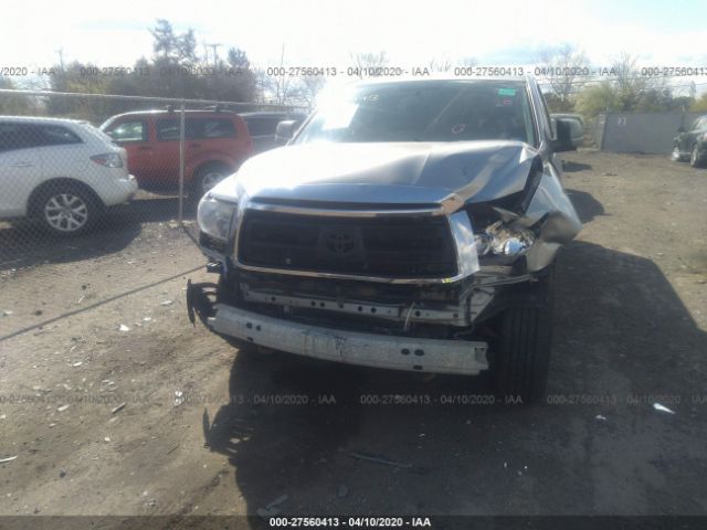 Photo 5 VIN: 5TFUY5F12AX153849 - TOYOTA TUNDRA 4WD TRUCK 