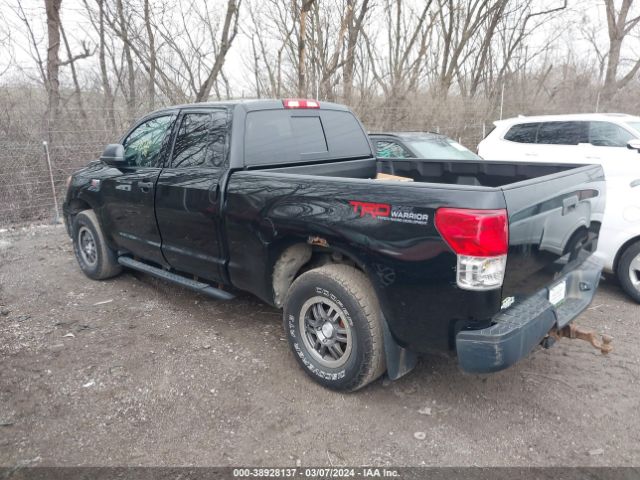 Photo 2 VIN: 5TFUY5F12BX161628 - TOYOTA TUNDRA 