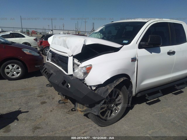 Photo 5 VIN: 5TFUY5F12CX231579 - TOYOTA TUNDRA 4WD TRUCK 