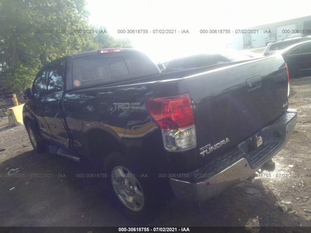 Photo 2 VIN: 5TFUY5F12CX253467 - TOYOTA TUNDRA 4WD TRUCK 