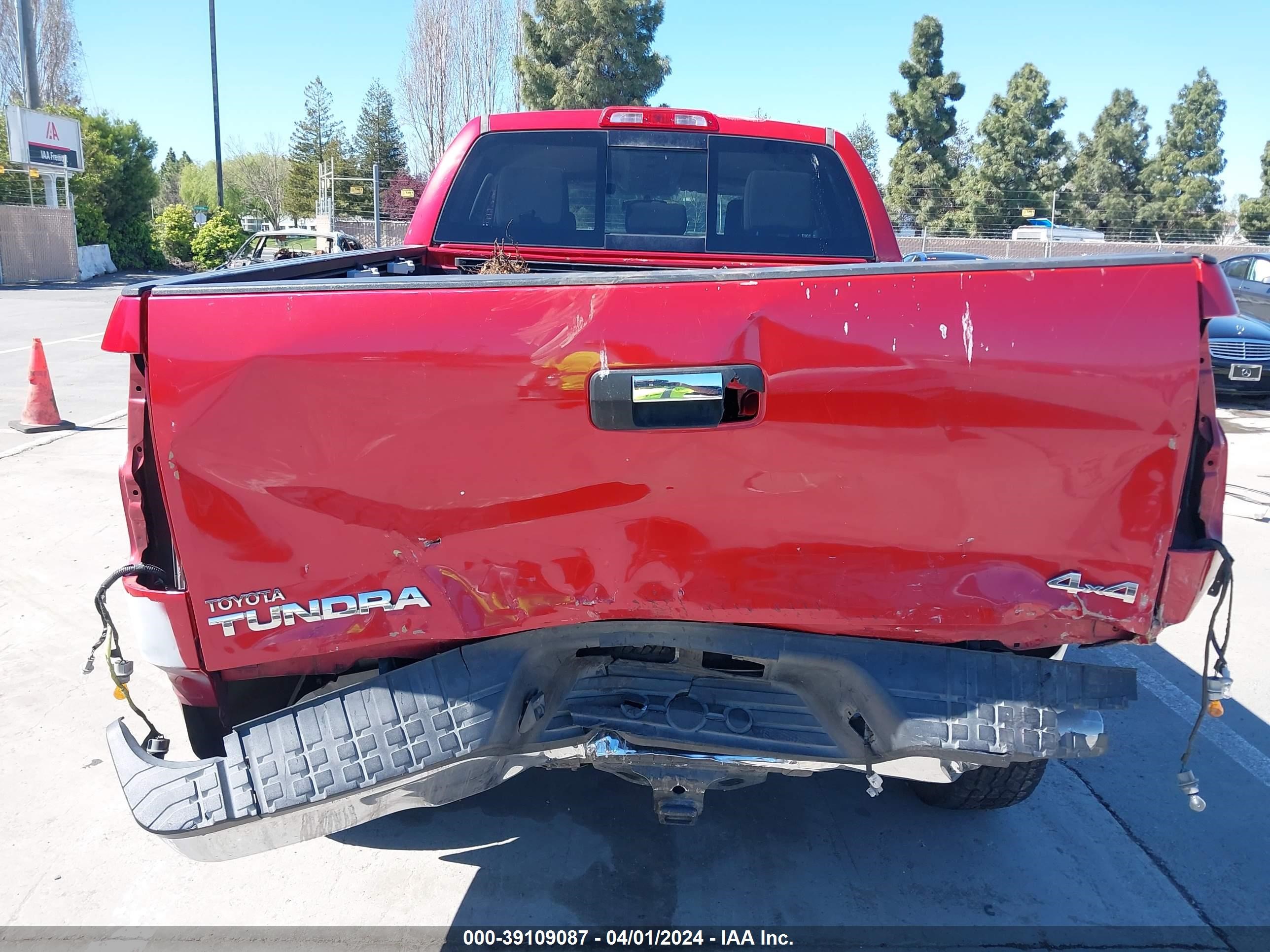 Photo 16 VIN: 5TFUY5F12DX274353 - TOYOTA TUNDRA 