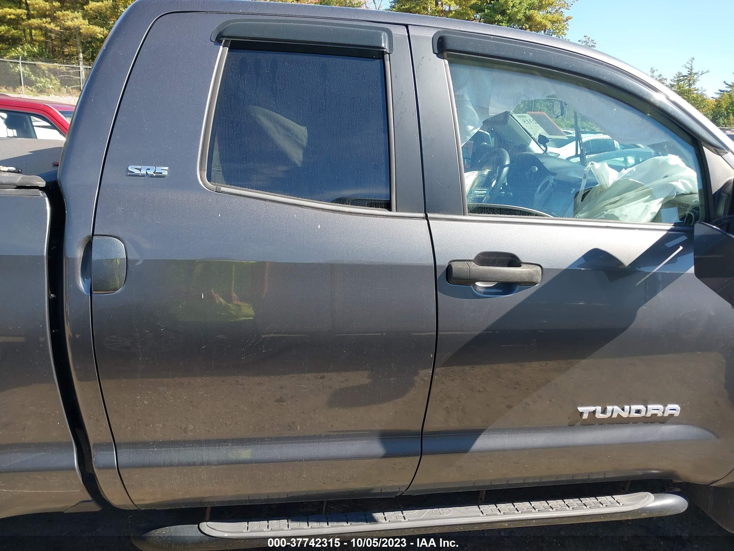 Photo 12 VIN: 5TFUY5F12GX507796 - TOYOTA TUNDRA 