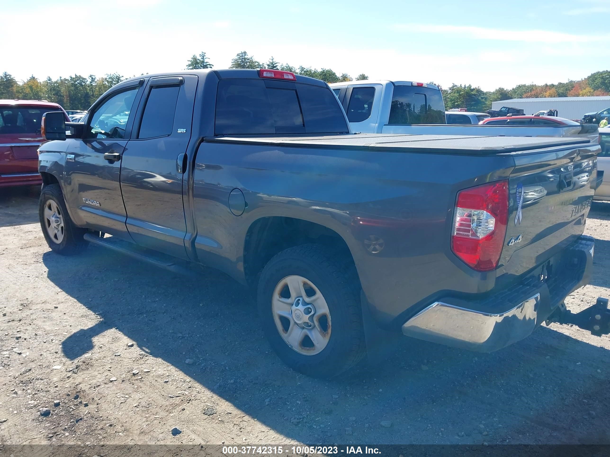 Photo 2 VIN: 5TFUY5F12GX507796 - TOYOTA TUNDRA 