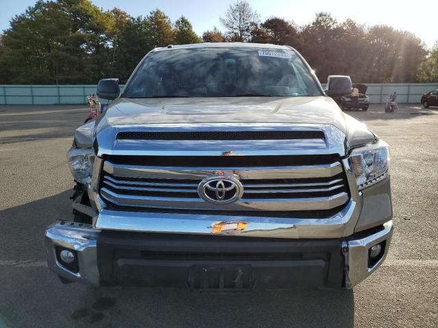 Photo 4 VIN: 5TFUY5F12HX584976 - TOYOTA TUNDRA DOU 