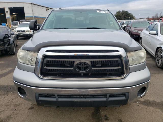 Photo 4 VIN: 5TFUY5F13AX096576 - TOYOTA TUNDRA DOU 