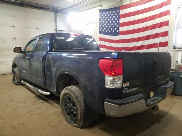 Photo 2 VIN: 5TFUY5F13AX103770 - TOYOTA TUNDRA DOU 