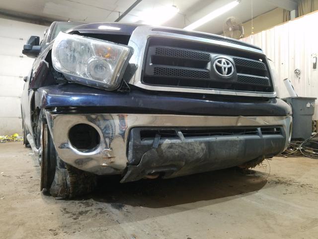 Photo 8 VIN: 5TFUY5F13AX103770 - TOYOTA TUNDRA DOU 