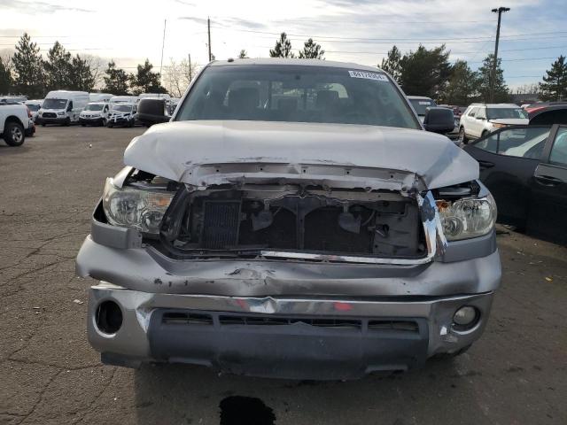 Photo 4 VIN: 5TFUY5F13AX118379 - TOYOTA TUNDRA DOU 