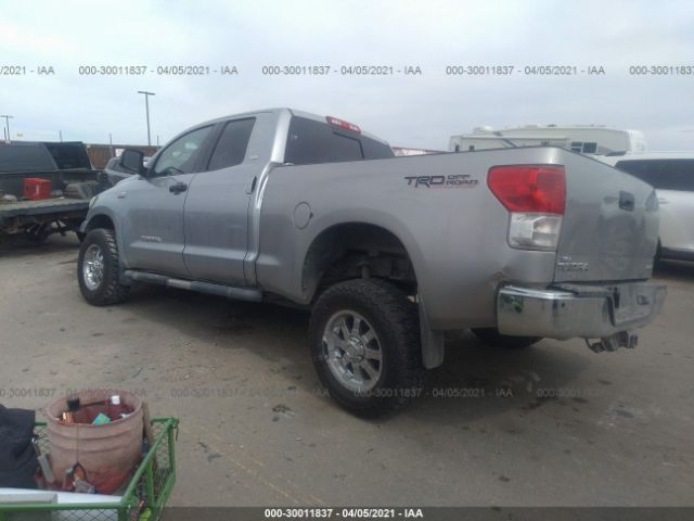 Photo 2 VIN: 5TFUY5F13BX169382 - TOYOTA TUNDRA 4WD TRUCK 