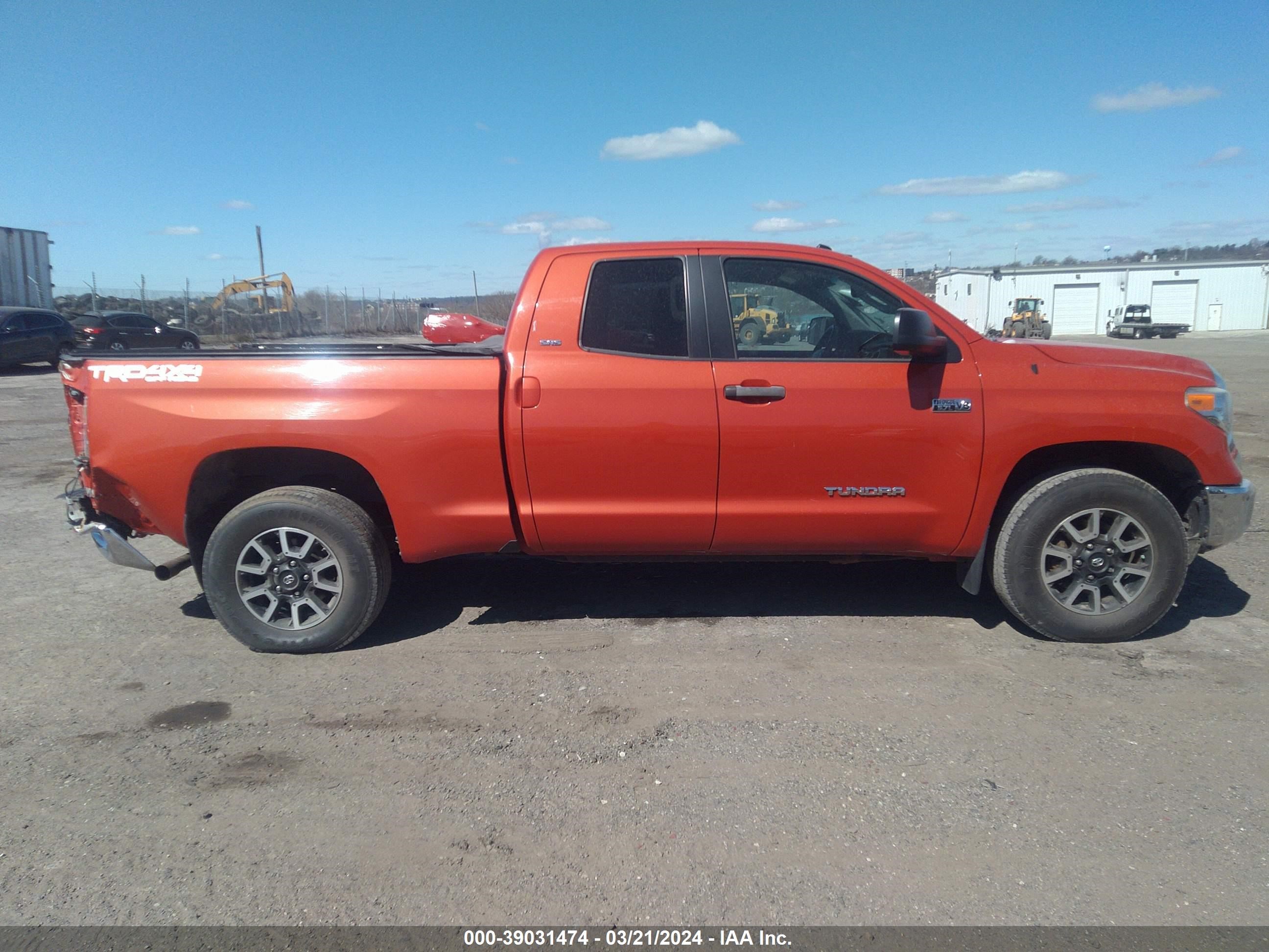 Photo 12 VIN: 5TFUY5F13GX571099 - TOYOTA TUNDRA 