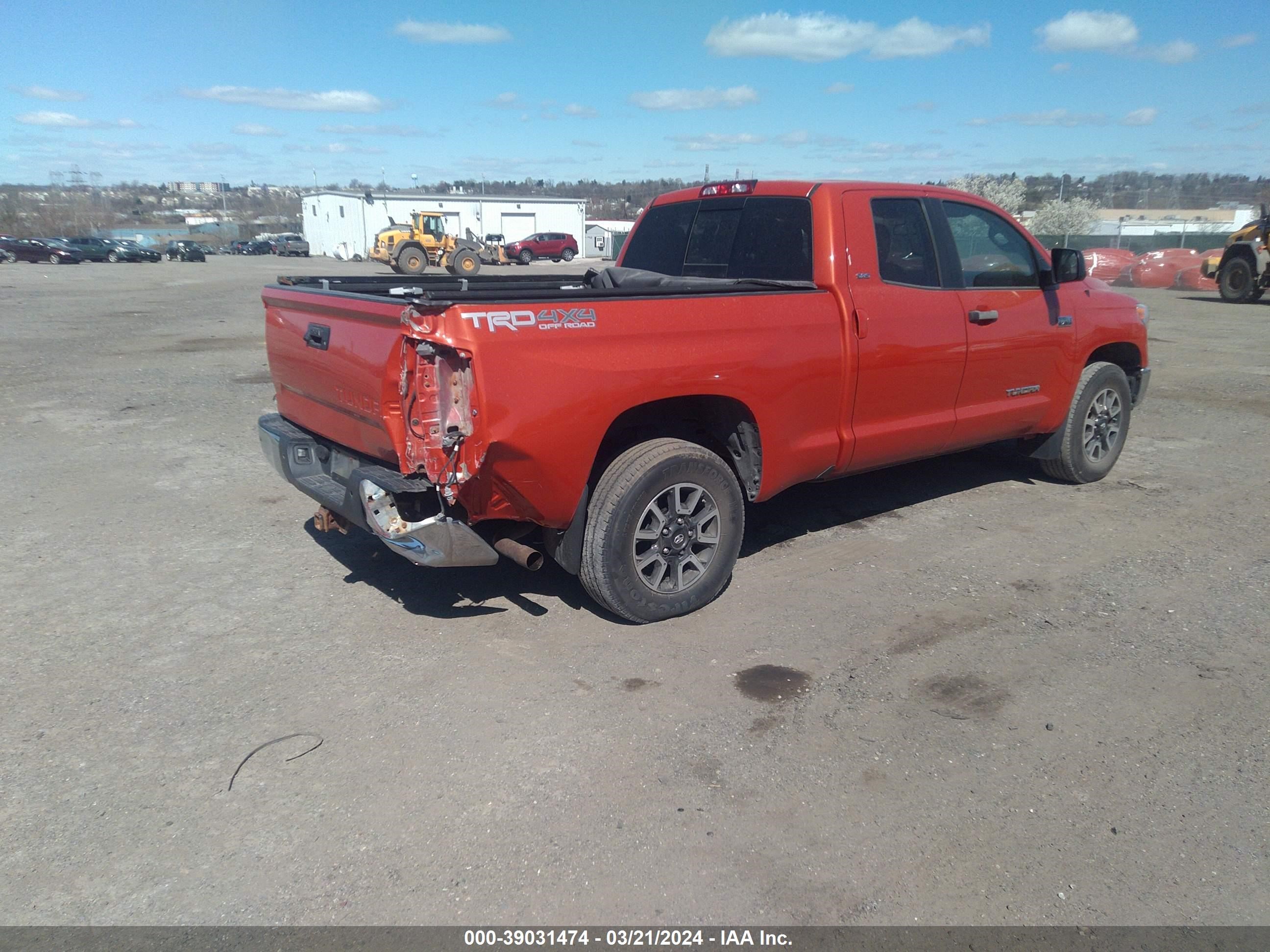 Photo 3 VIN: 5TFUY5F13GX571099 - TOYOTA TUNDRA 