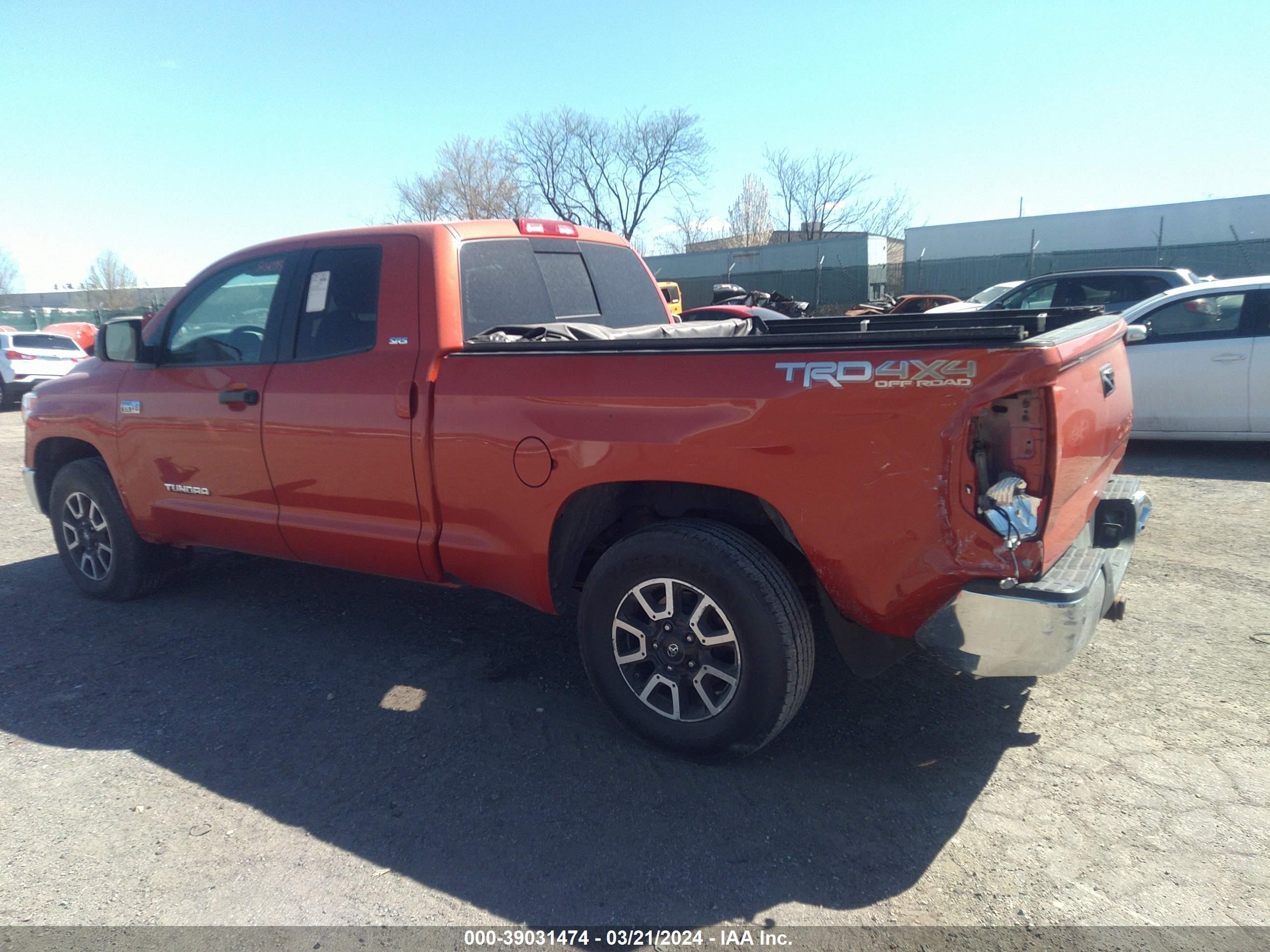 Photo 5 VIN: 5TFUY5F13GX571099 - TOYOTA TUNDRA 