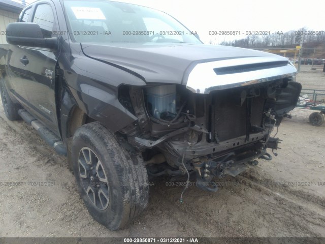 Photo 5 VIN: 5TFUY5F13KX778438 - TOYOTA TUNDRA 4WD 