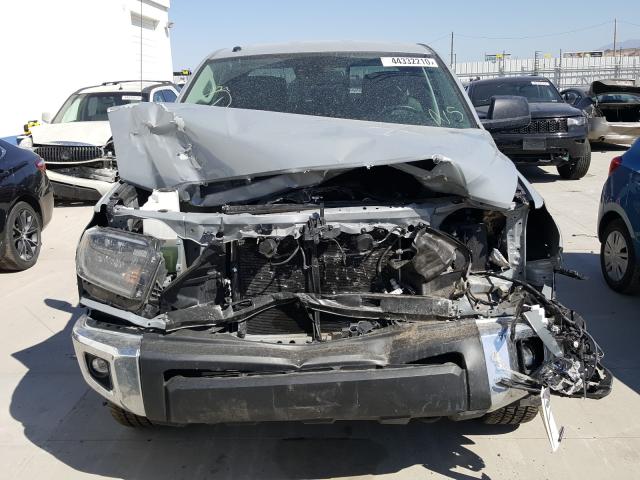 Photo 8 VIN: 5TFUY5F13KX819151 - TOYOTA TUNDRA DOU 