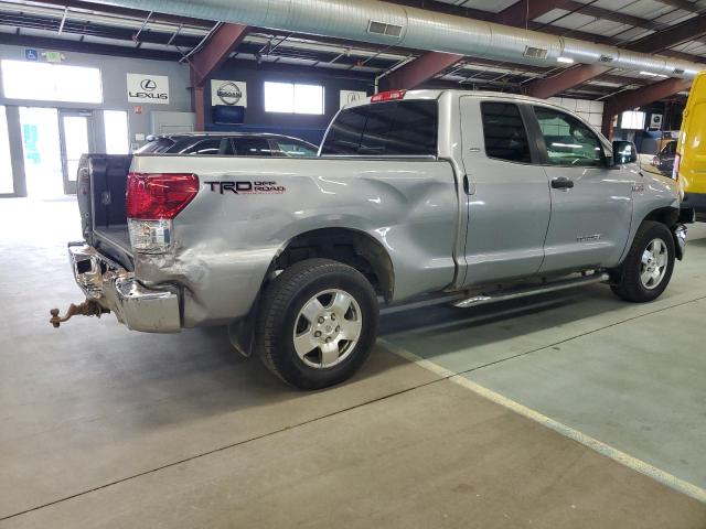 Photo 2 VIN: 5TFUY5F14AX138690 - TOYOTA TUNDRA DOU 