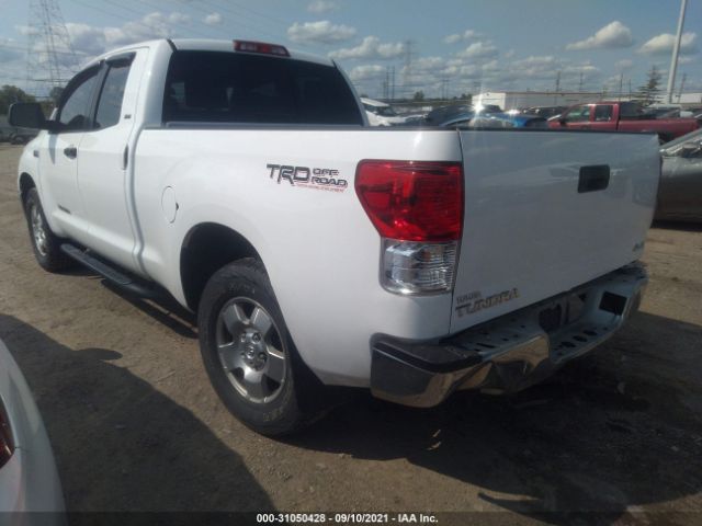 Photo 2 VIN: 5TFUY5F14BX207444 - TOYOTA TUNDRA 4WD TRUCK 