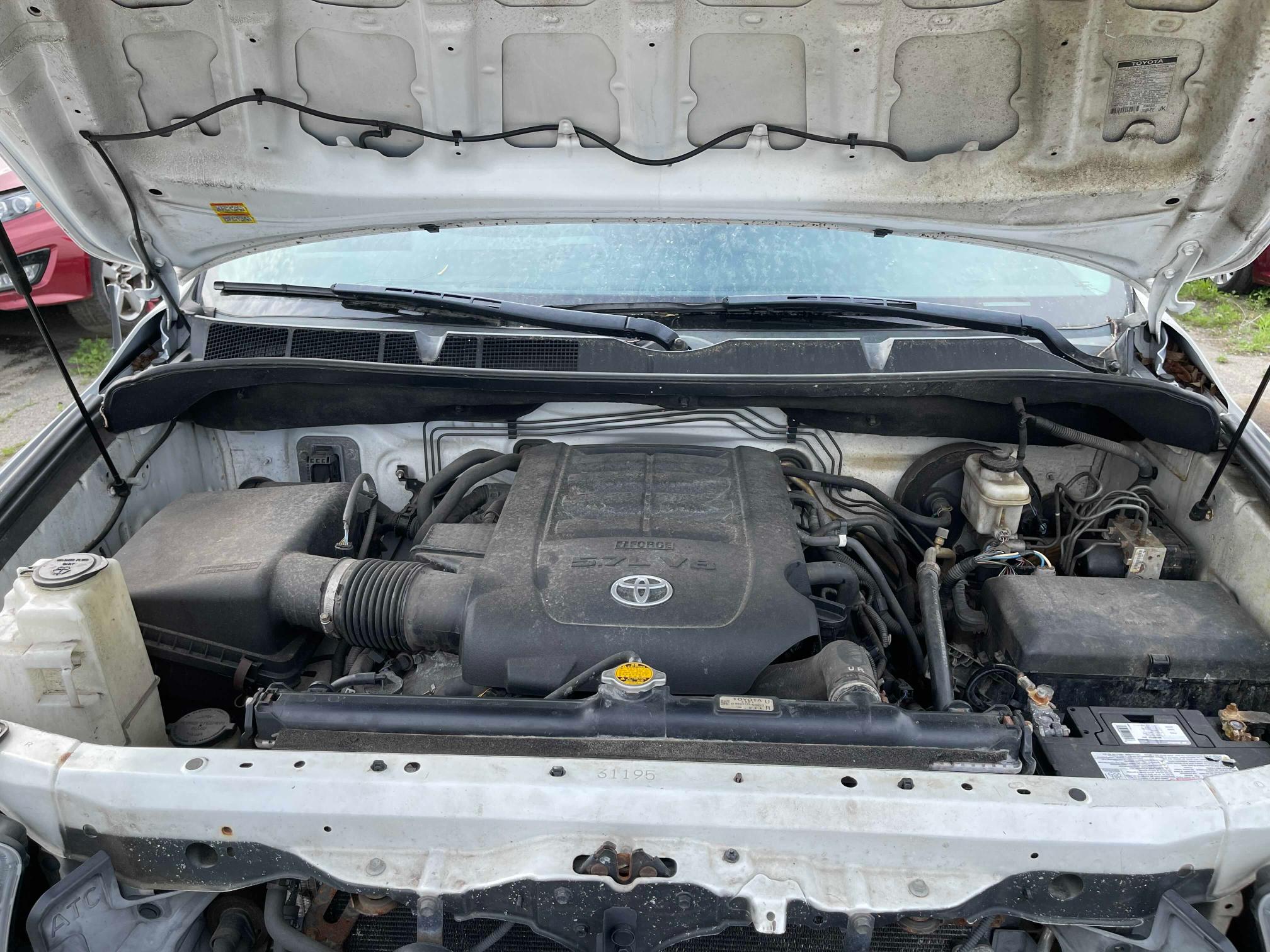 Photo 6 VIN: 5TFUY5F14CX225749 - TOYOTA TUNDRA DOU 