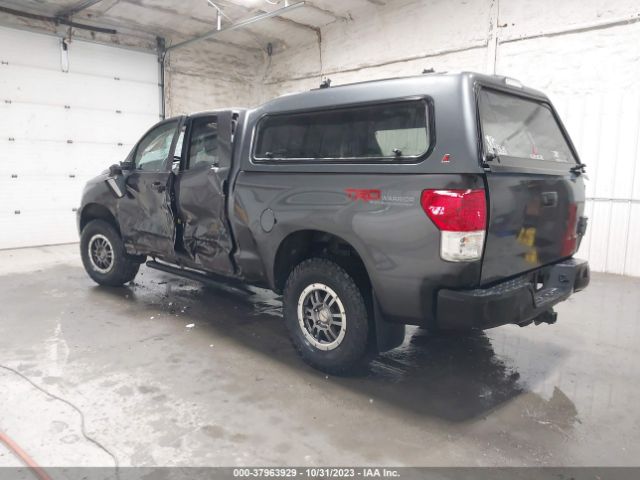 Photo 2 VIN: 5TFUY5F14CX244513 - TOYOTA TUNDRA 4WD TRUCK 