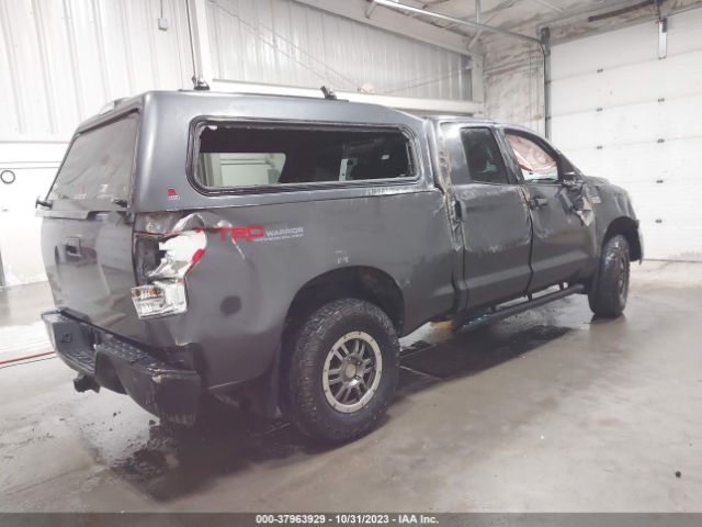 Photo 3 VIN: 5TFUY5F14CX244513 - TOYOTA TUNDRA 4WD TRUCK 