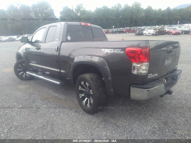 Photo 2 VIN: 5TFUY5F14CX262283 - TOYOTA TUNDRA 4WD TRUCK 