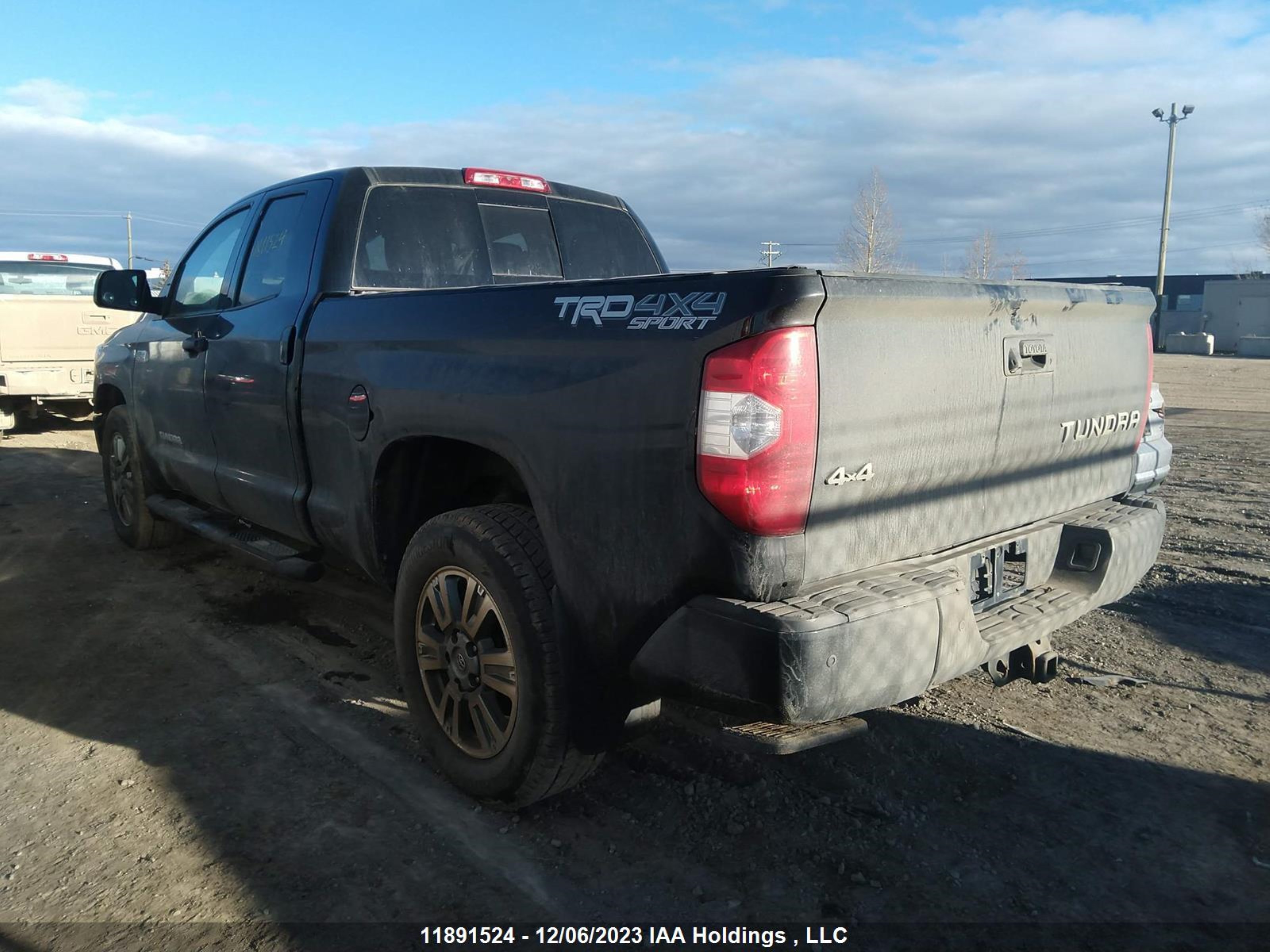 Photo 2 VIN: 5TFUY5F14JX742031 - TOYOTA TUNDRA 