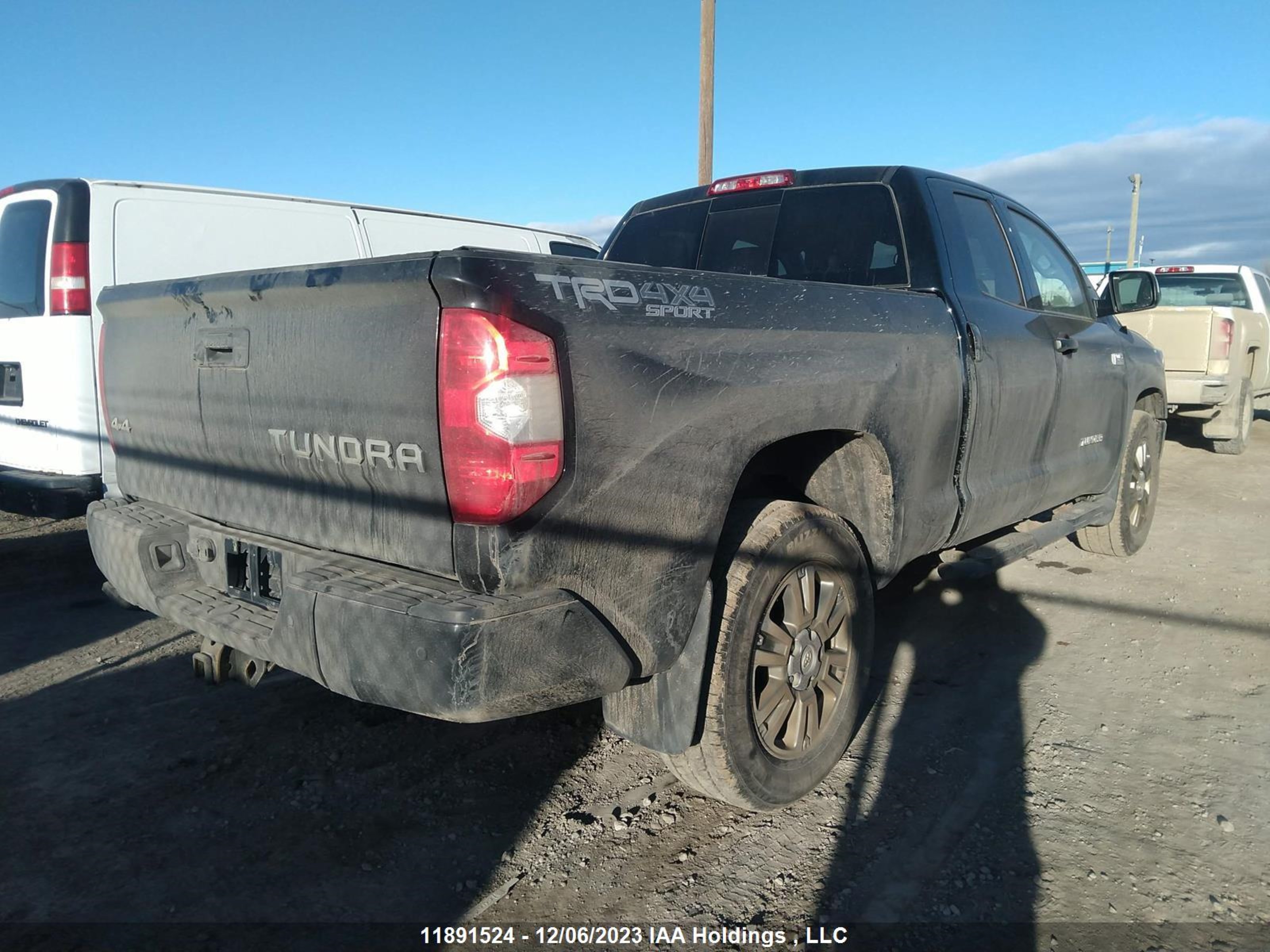 Photo 3 VIN: 5TFUY5F14JX742031 - TOYOTA TUNDRA 