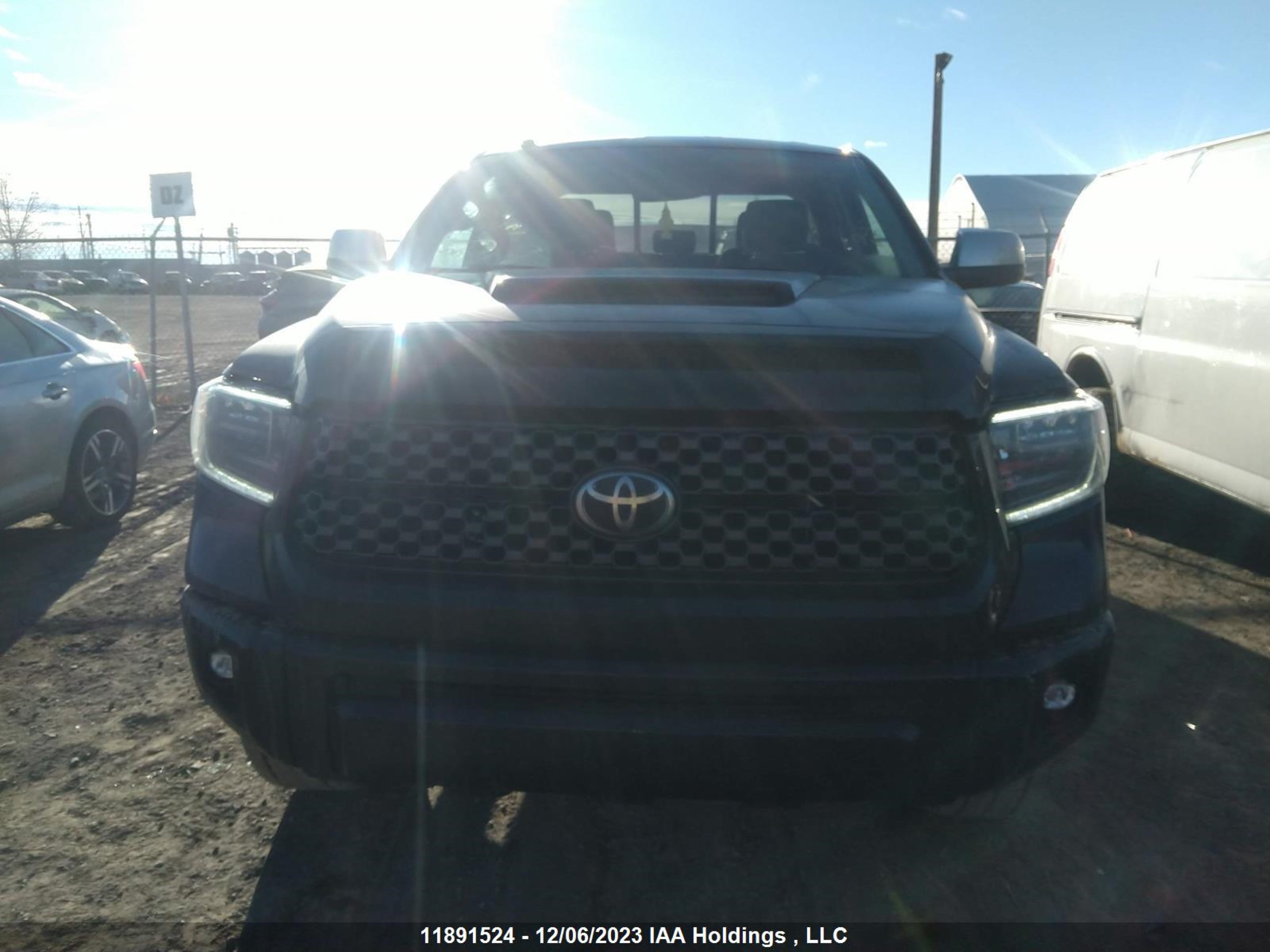 Photo 5 VIN: 5TFUY5F14JX742031 - TOYOTA TUNDRA 