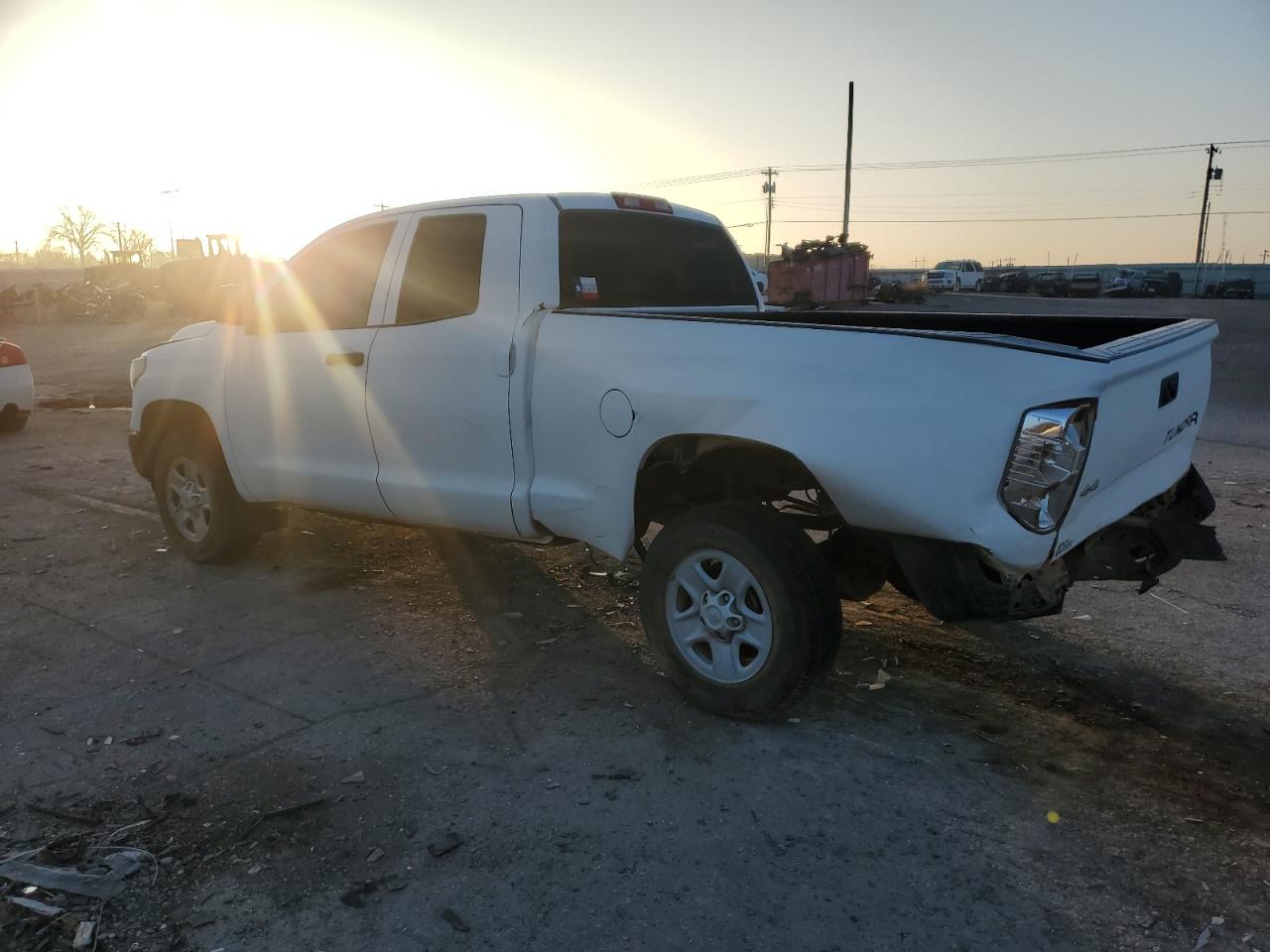 Photo 1 VIN: 5TFUY5F14KX789836 - TOYOTA TUNDRA 